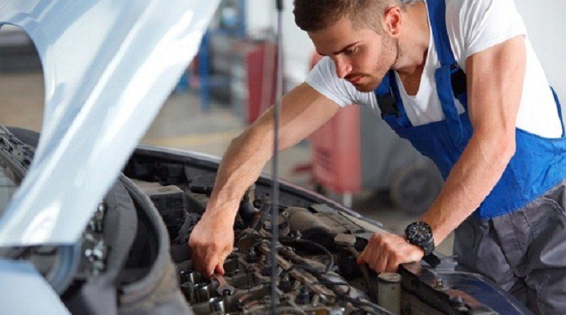 Há retenção das contribuições sociais nas revisões periódicas de veículos?